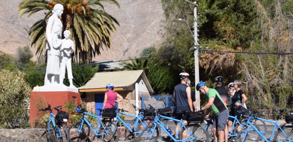 Viajeros y bicicletas en Montegrande