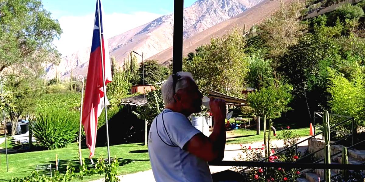 45 Helge Pedersen tastes pisco sour